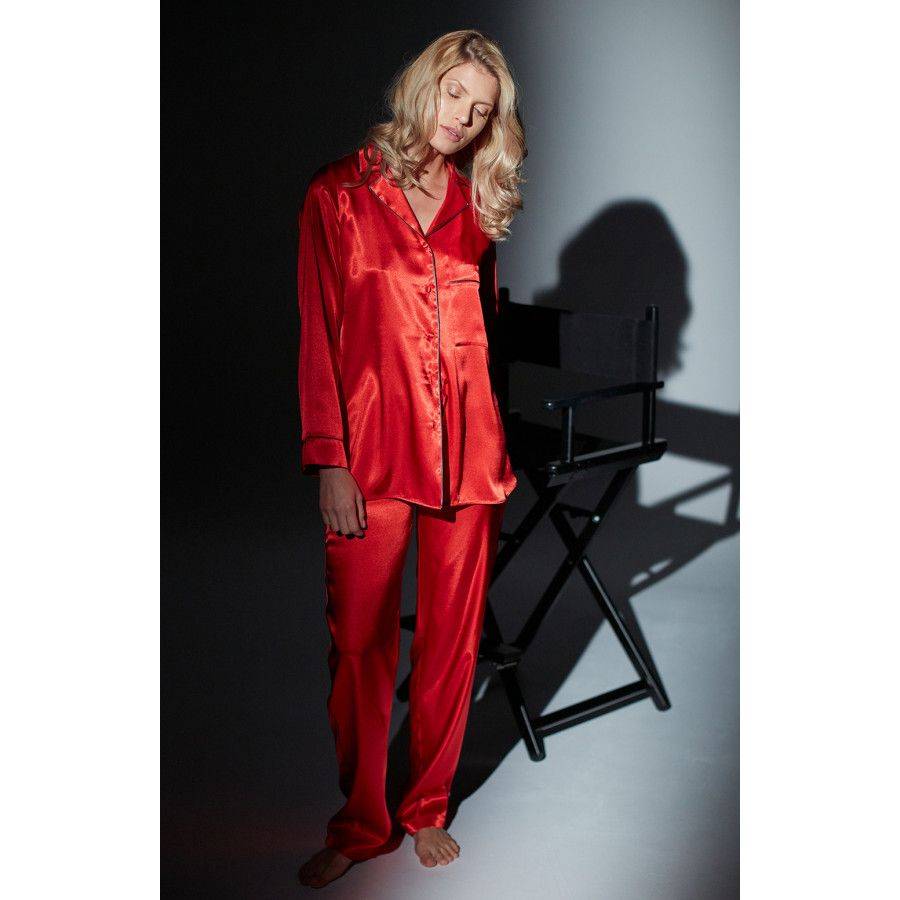 Zweiteiliger Pyjama, Oberteil mit Reverskragen und schmaler Paspel . Coemi Studio Zweiteiliger Pyjama, Oberteil mit Reverskragen und schmaler Paspel . Coemi Studio