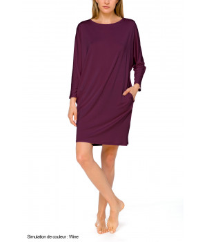 Tunic-style nightdress with batwing sleeves and slash neck