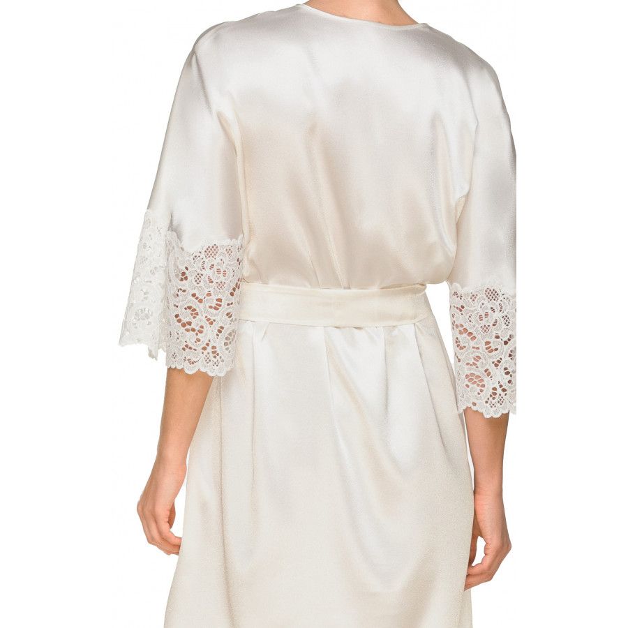 Déshabillé en satin arrivant mi-cuisse, broderie romantique sur les manches ¾ - Coemi-lingerie