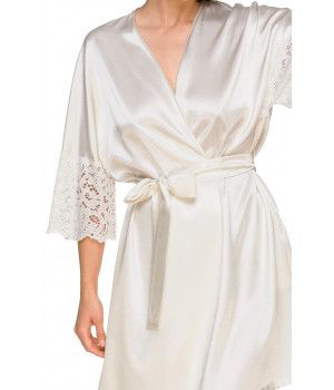 Déshabillé en satin arrivant mi-cuisse, broderie romantique sur les manches ¾ - Coemi-lingerie