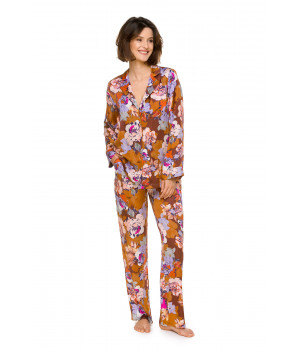 Ensemble pyjama en viscose soyeux motifs fleurs éclatantes sur fond ocre
