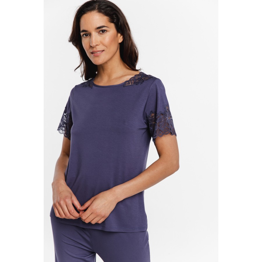 Pijama azul mujer detalle costura