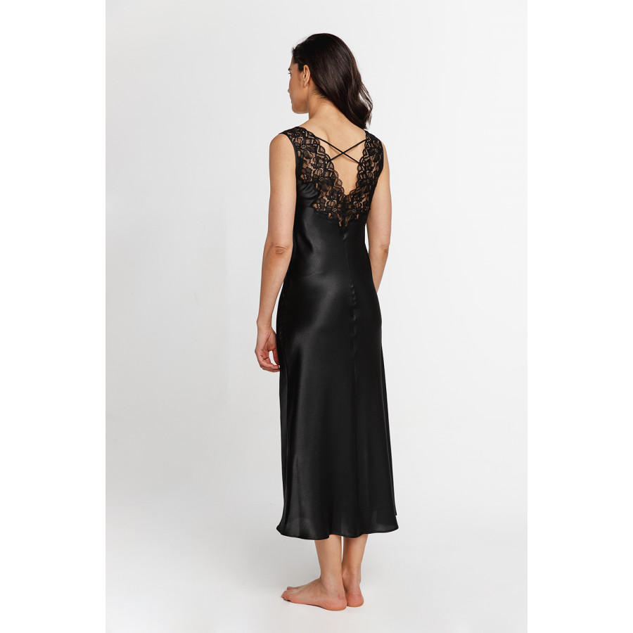 Long sleeveless nightdress in satin and lace with criss-cross straps at the back