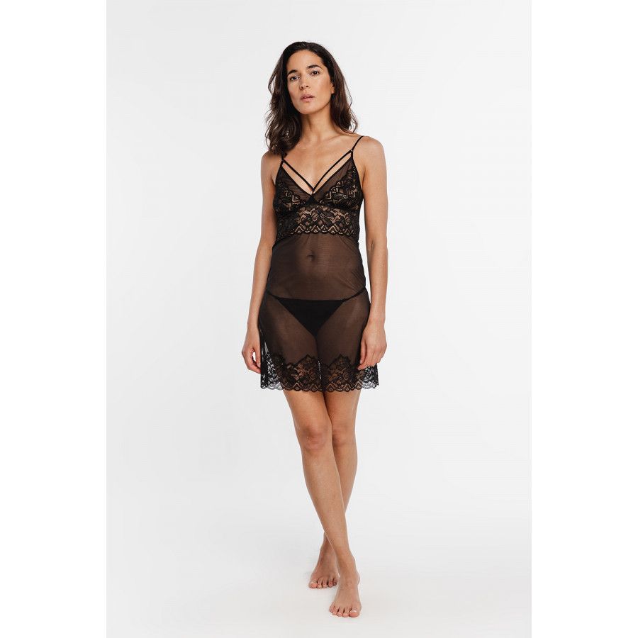Ultrasexy durchsichtiges Negligé aus Spitze und mit passendem String Ultrasexy durchsichtiges Negligé aus Spitze und mit passendem String