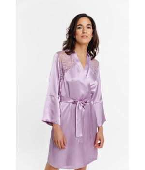 Gorgeous little satin dressing gown with loose-fitting, three-quarter-length sleeves, a lined neckline and lace