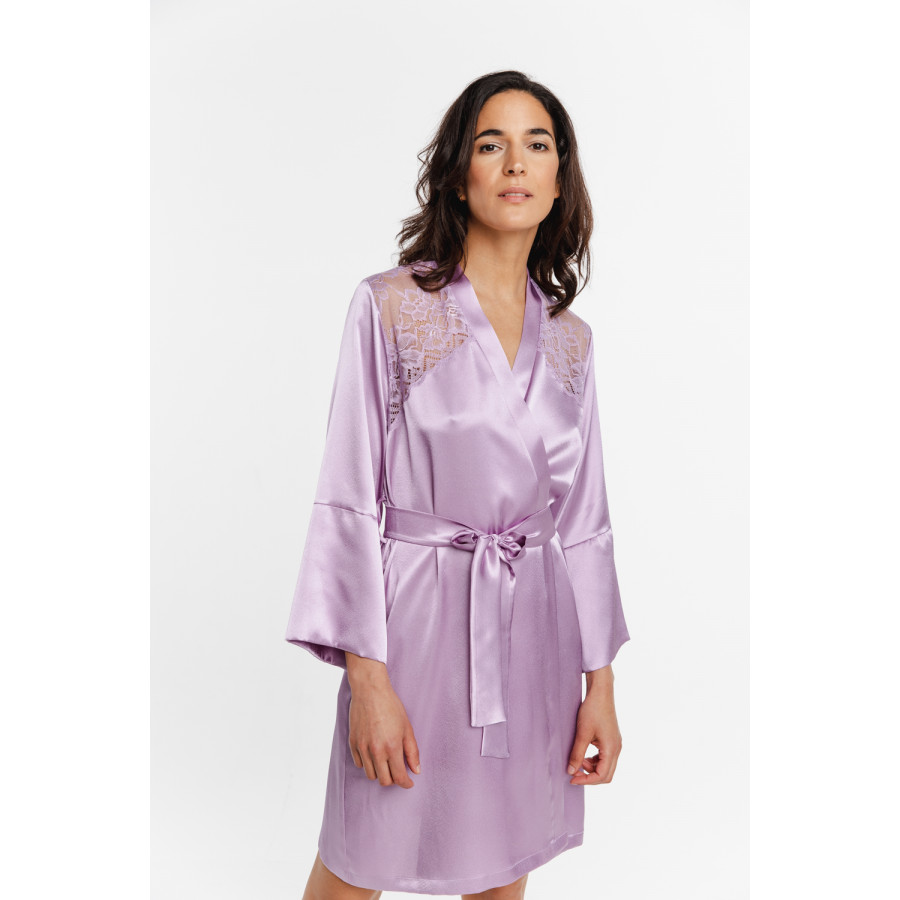 Gorgeous little satin dressing gown with loose-fitting, three-quarter-length sleeves, a lined neckline and lace