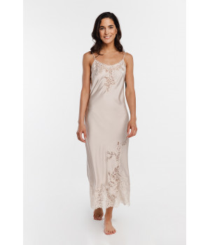 Long nightdress in satin and lace with thin, adjustable criss-cross straps at the back