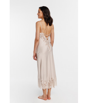 Long nightdress in satin and lace with thin, adjustable criss-cross straps at the back