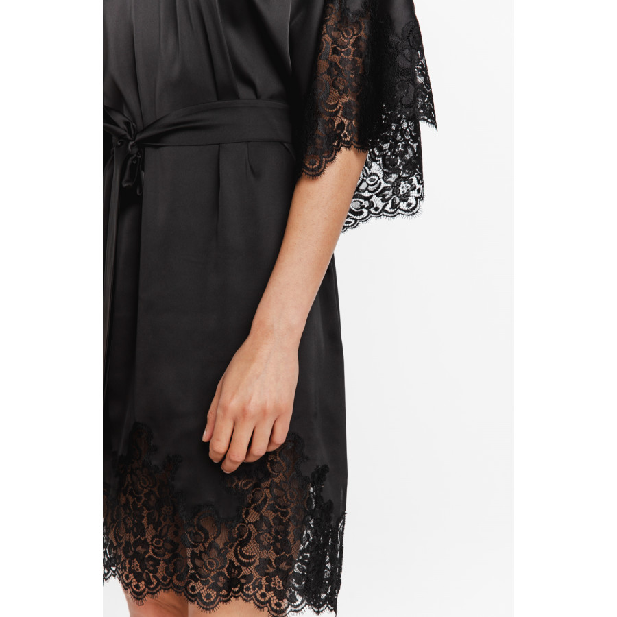 Loose-fitting, tunic-style nightdress in satin and lace with a belt at the waist and three-quarter-length sleeves