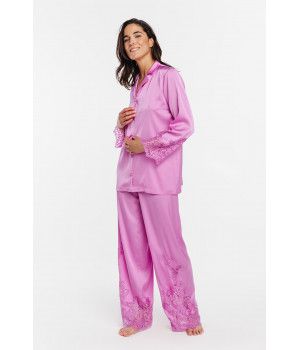 Ultra-feminine, loose-fitting, elegant and comfortable 2-piece pyjamas in satin and lace