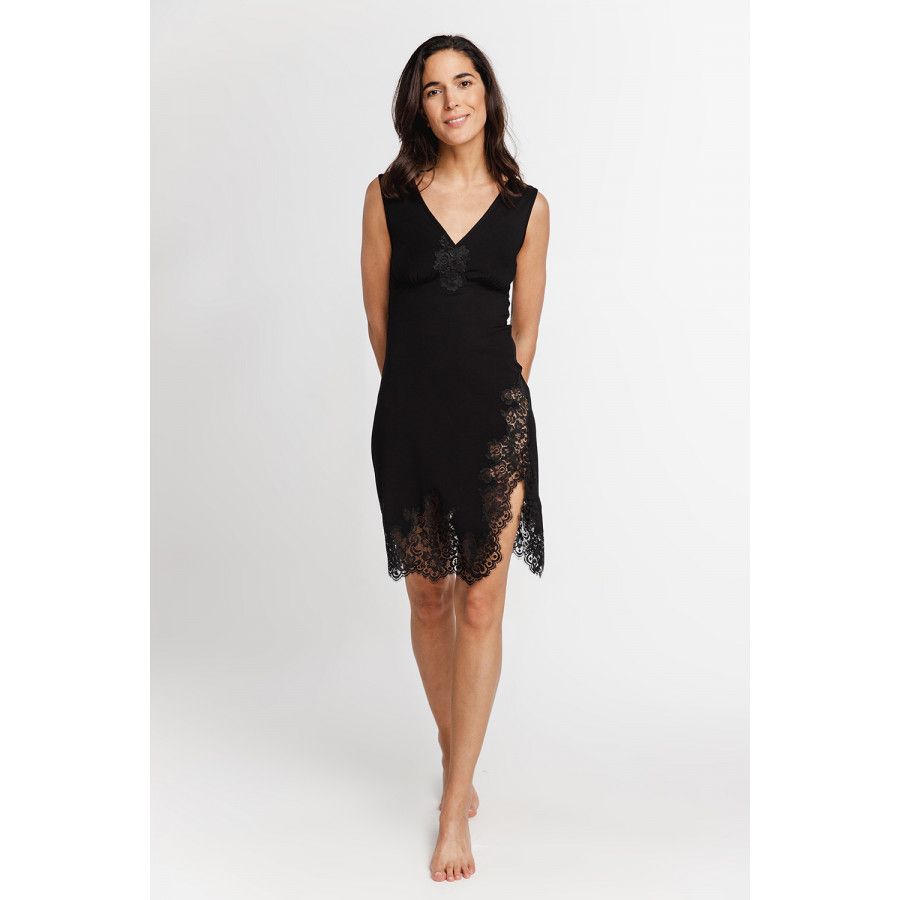 Sleeveless micromodal negligee with wide straps, V-neckline, lace and criss-cross straps at the back Sleeveless micromodal negligee with wide straps, V-neckline, lace and criss-cross straps at the back