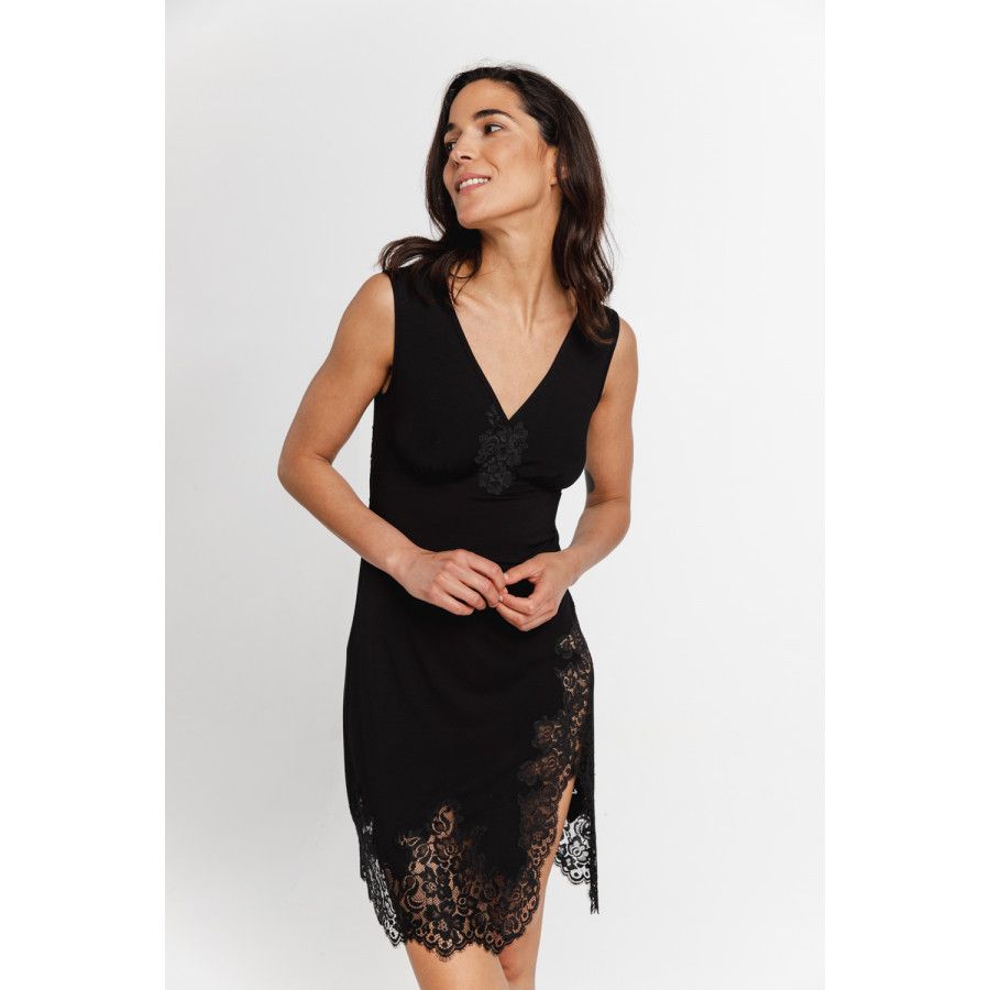Sleeveless micromodal negligee with wide straps, V-neckline, lace and criss-cross straps at the back
