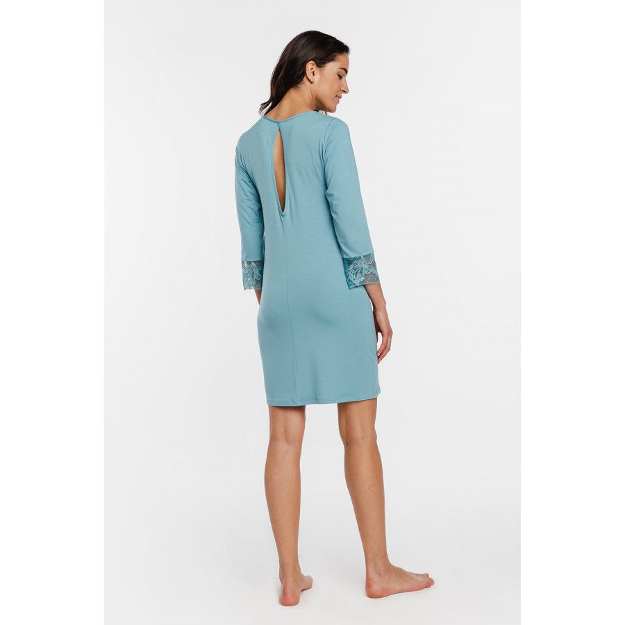 Tunic-style nightdress with three-quarter-length sleeves in micromodal and lace, buttons at the top of the back