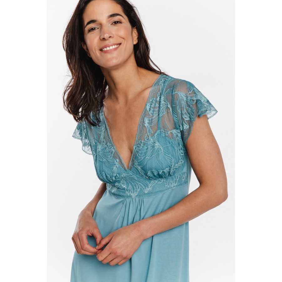 Camisón largo rosa con caída fluida