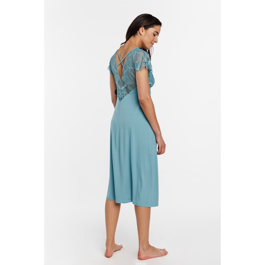 Vue de trois quarts de la nuisette micromodal rose