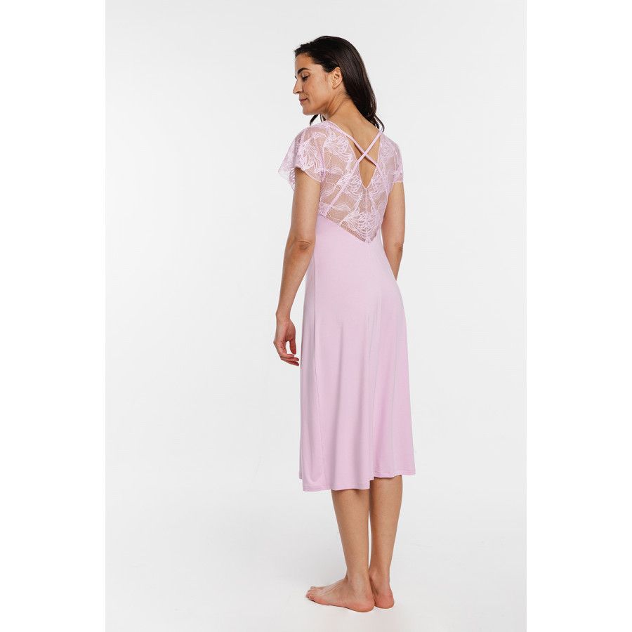 Chemise de nuit en micromodal et dentelles sur les manches courtes, le décolleté et le dos