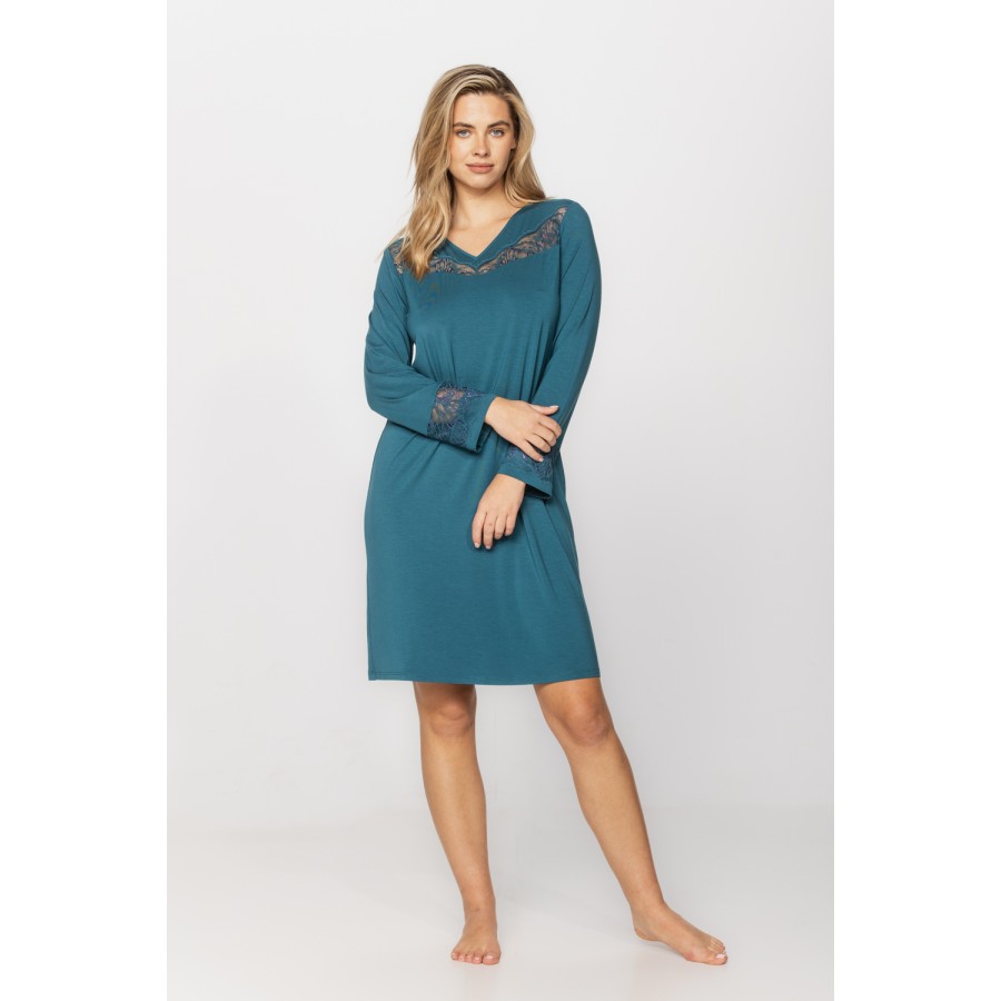 Long-sleeved, tunic-style nightdress with a V-neck in micromodal, elastane fabric and lace