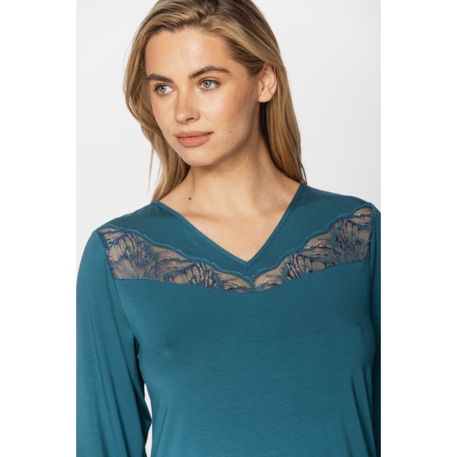 Long-sleeved, tunic-style nightdress with a V-neck in micromodal, elastane fabric and lace