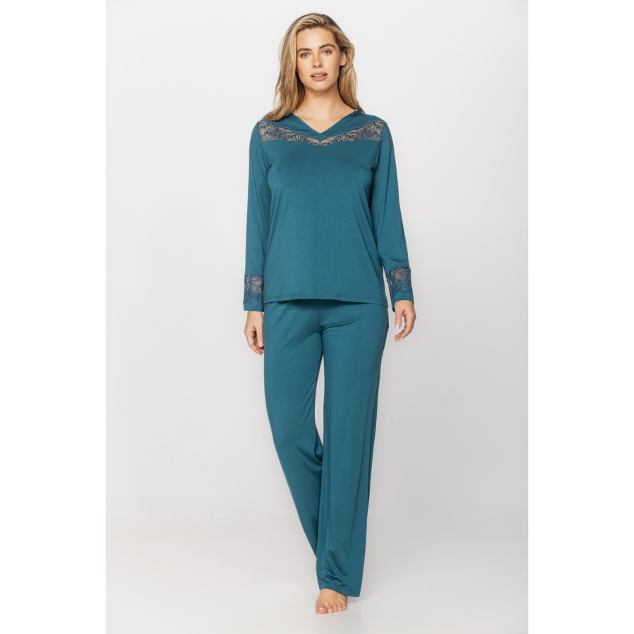 Micromodal and elastane pyjamas with lace above the bust and lace-trimmed cuffs