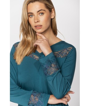 Micromodal and elastane pyjamas with lace above the bust and lace-trimmed cuffs