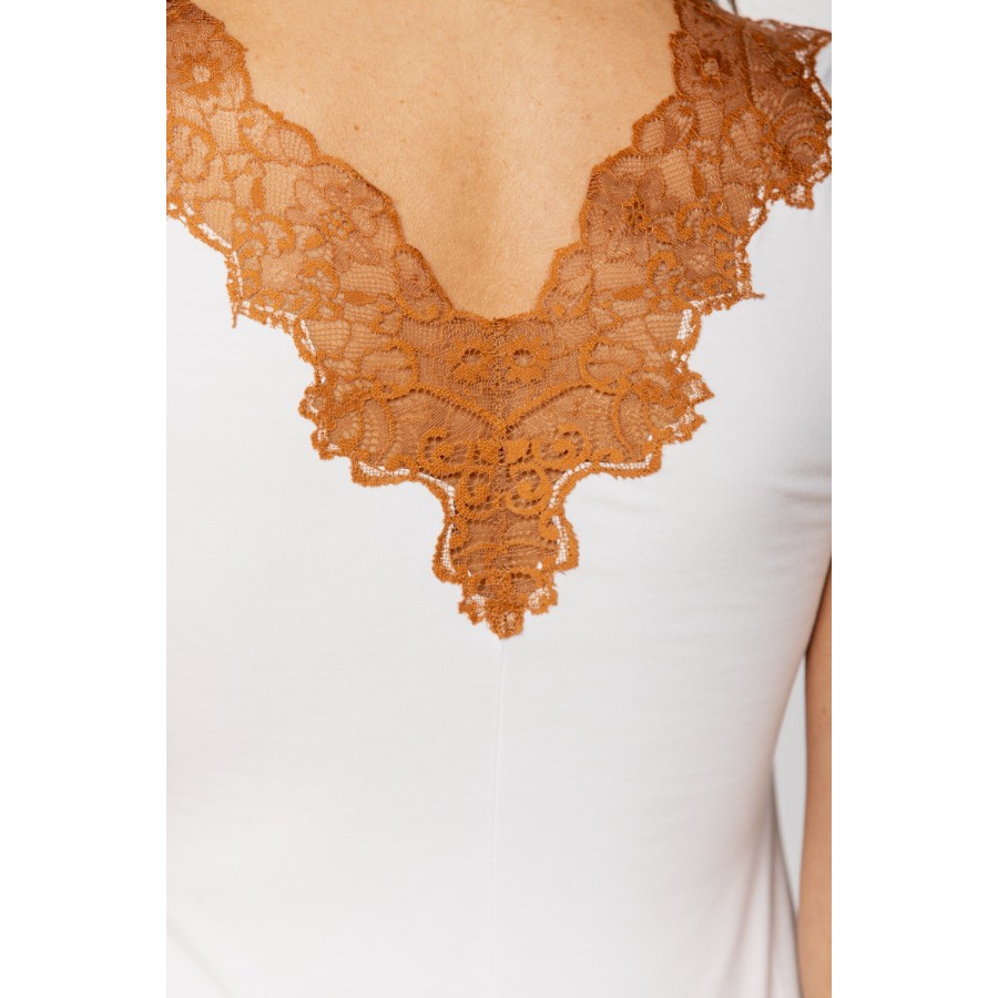 Gorgeous, long nightdress with short sleeves in micromodal and lace