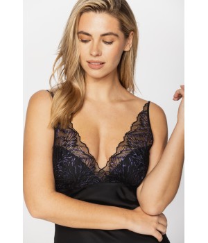 Gorgeous negligee in viscose satin with thin straps and asymmetric lace