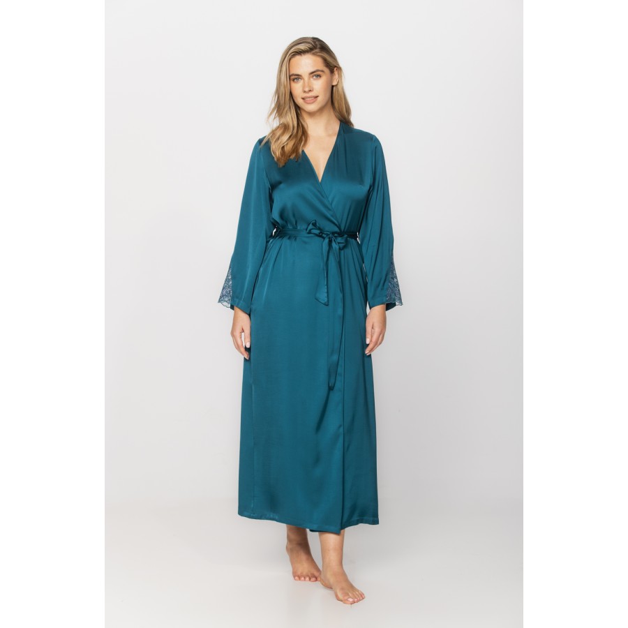 Gorgeous, long-sleeved dressing gown in viscose satin fabric and lace, in a choice of two lengths