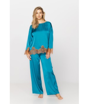 Pyjamas in microfibre satin, with a long-sleeved top and wide, loose-fitting bottoms