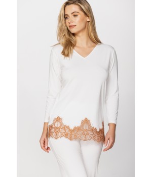 Ensemble pyjama en micromodal fluide, col V, dentelle et jeu de lacets dans le dos