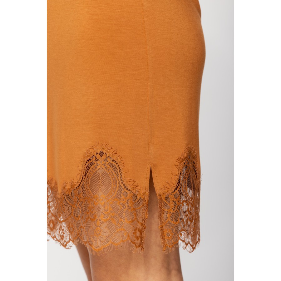 Micromodal tunic-style nightdress with three-quarter-length sleeves, criss-cross straps at the back and lace