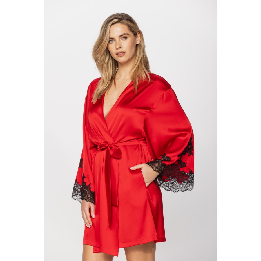 Kimono-style dressing gown in microfibre satin with loose-fitting long sleeves, enhanced with lace