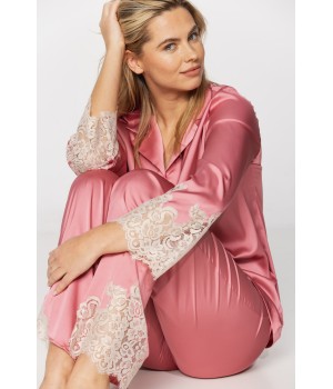 Ensemble pyjama en satin microfibre couleur rose girly et dentelle blanche