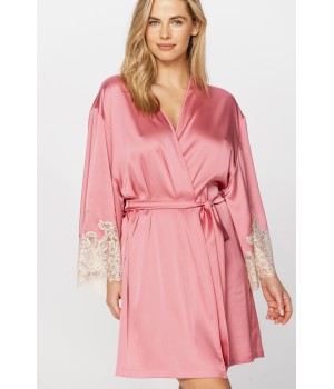 Schöner kurzer Kimono aus Satin-Mikrofaser in Girly-Rosa mit weißer Spitze