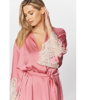 Schöner kurzer Kimono aus Satin-Mikrofaser in Girly-Rosa mit weißer Spitze