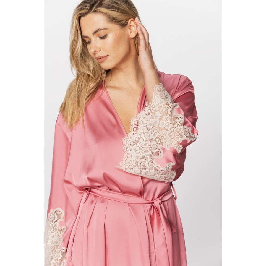 Joli petit déshabillé kimono en satin microfibre couleur rose girly et dentelle blanche