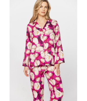 Pyjamas in microfibre satin with magnolia print on a fuchsia or black background