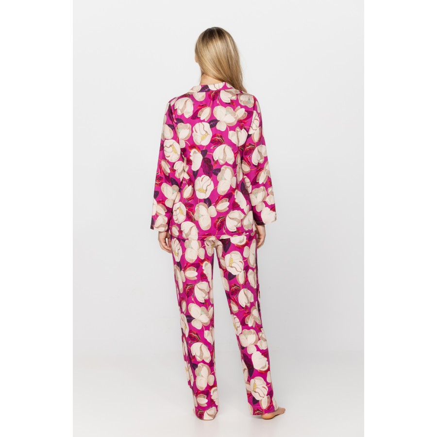 Pyjamas in microfibre satin with magnolia print on a fuchsia or black background