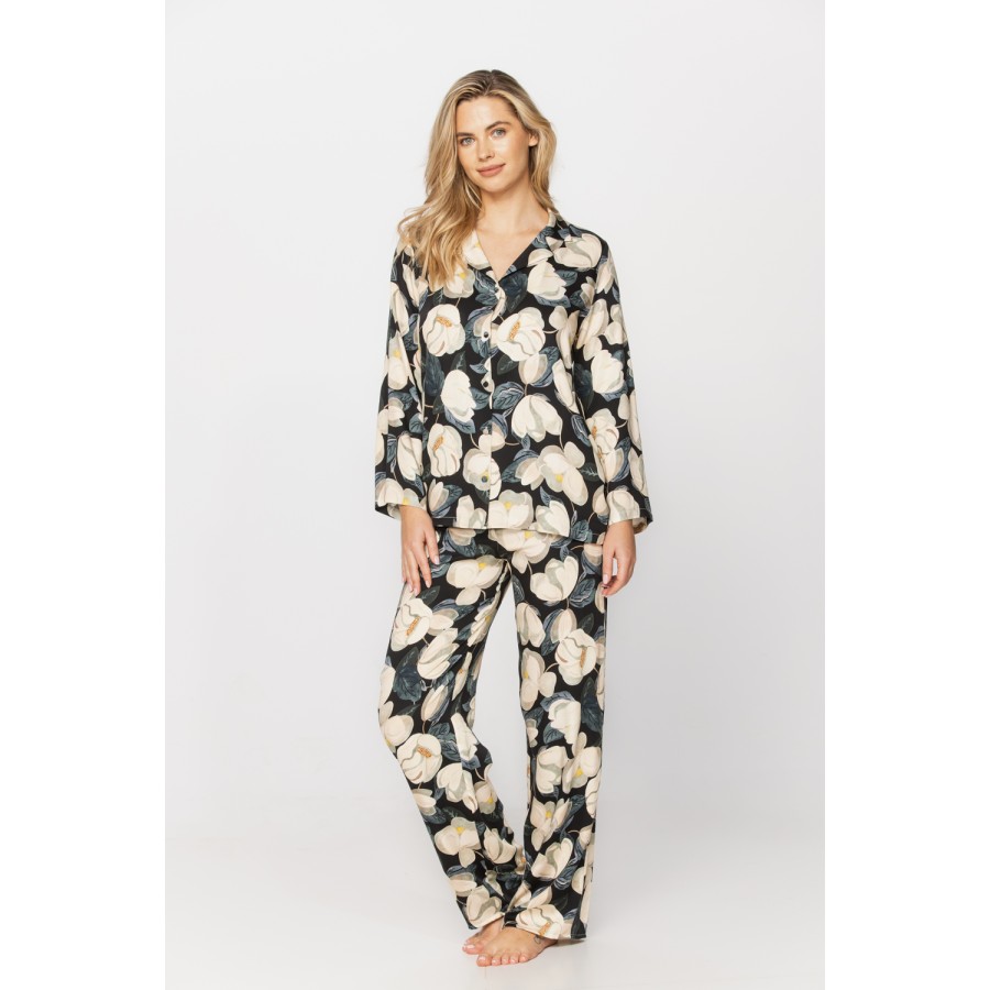 Pyjama aus Satin-Mikrofaser mit Magnolienprint auf pinkem oder schwarzem Hintergrund