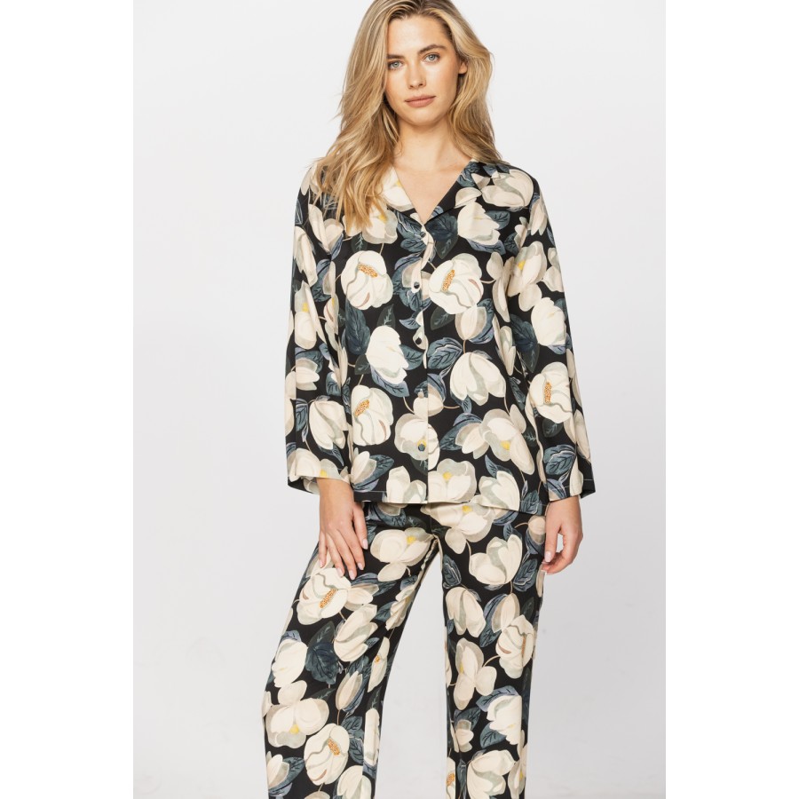 Pyjama aus Satin-Mikrofaser mit Magnolienprint auf pinkem oder schwarzem Hintergrund