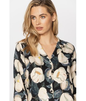 Pyjama aus Satin-Mikrofaser mit Magnolienprint auf pinkem oder schwarzem Hintergrund