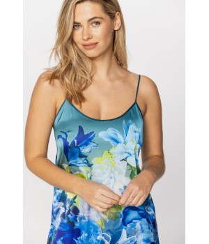 Silky satin negligee with thin straps and floral print in shades of blue and yellow