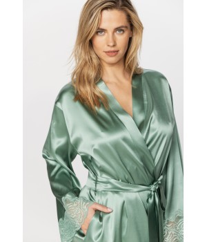 Gorgeous, little long-sleeved dressing gown in silk and lace