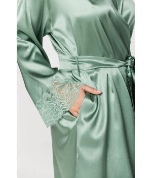 Gorgeous, little long-sleeved dressing gown in silk and lace