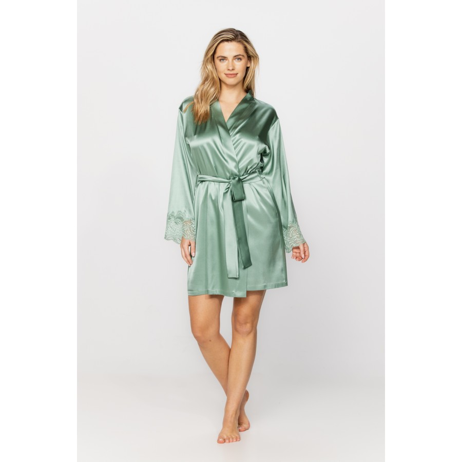 Gorgeous, little long-sleeved dressing gown in silk and lace