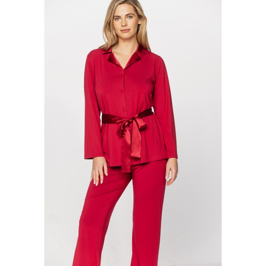 Elegant micromodal pyjamas with silk collar and tie belt