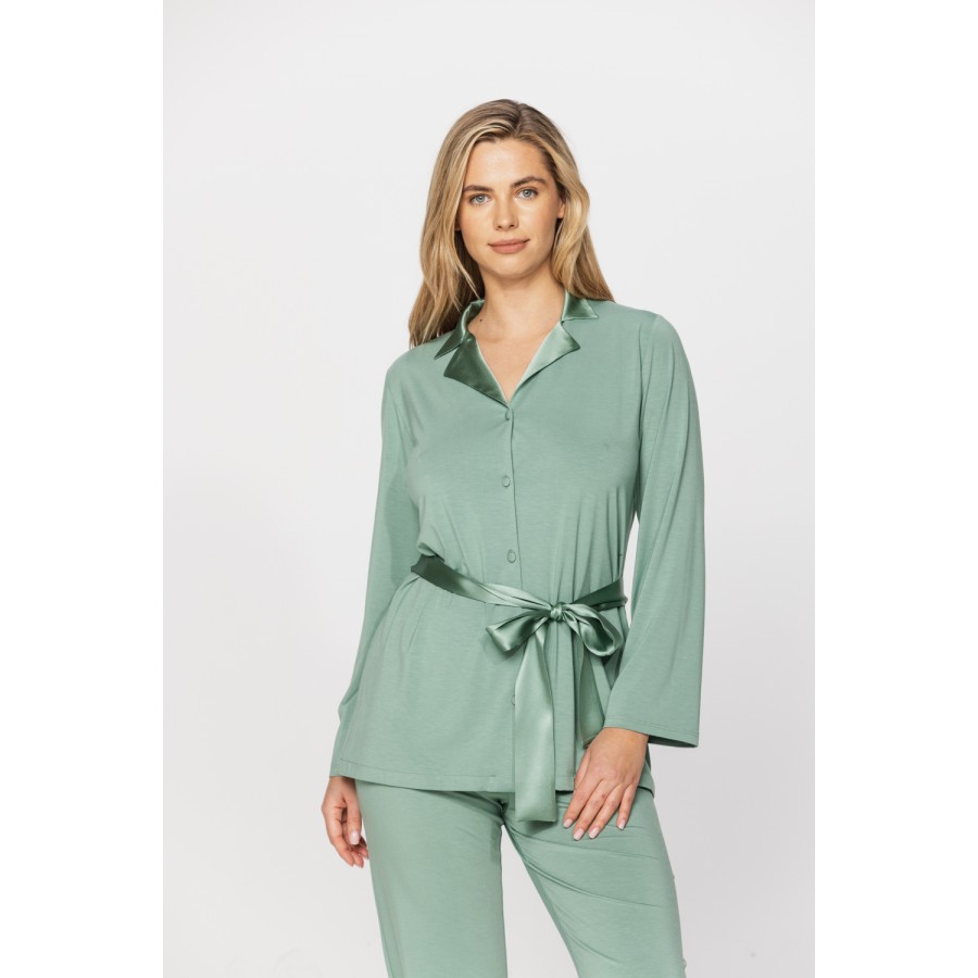 Elegant ensemble pyjama en micromodal, col et ceinture en soie