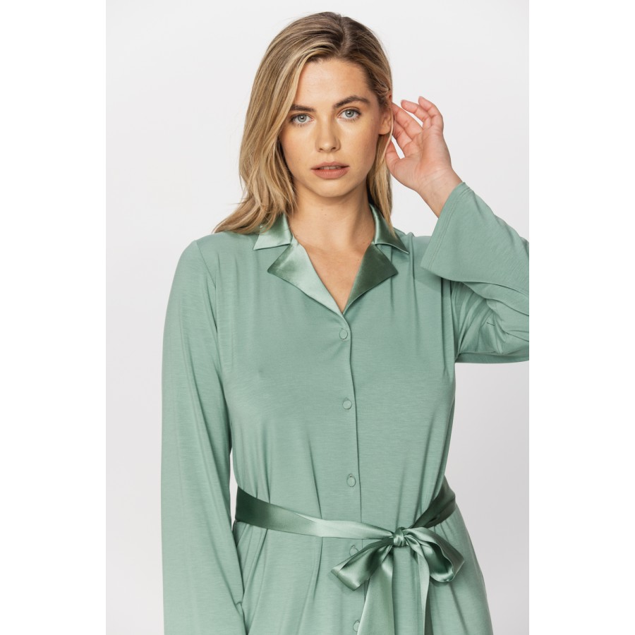 Eleganter zweiteiliger Pyjama aus Micromodal, Kragen und Taillengürtel aus Seide