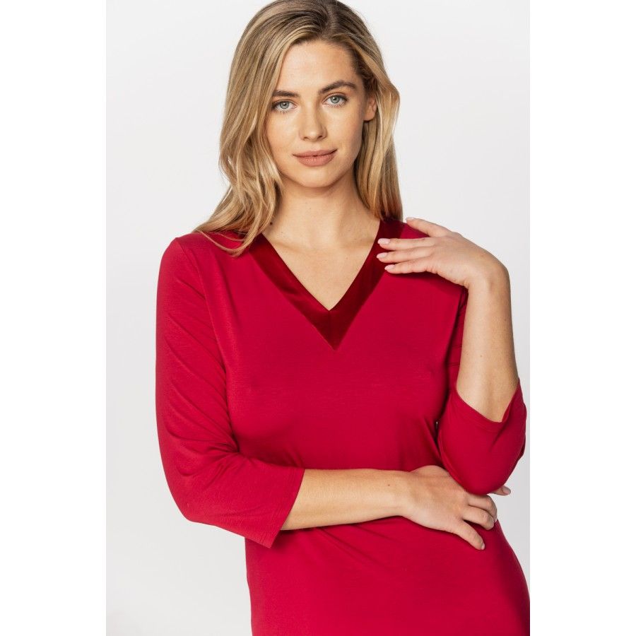 Elegante chemise de nuit style tunique en micromodal encolure en V ourlée de soie