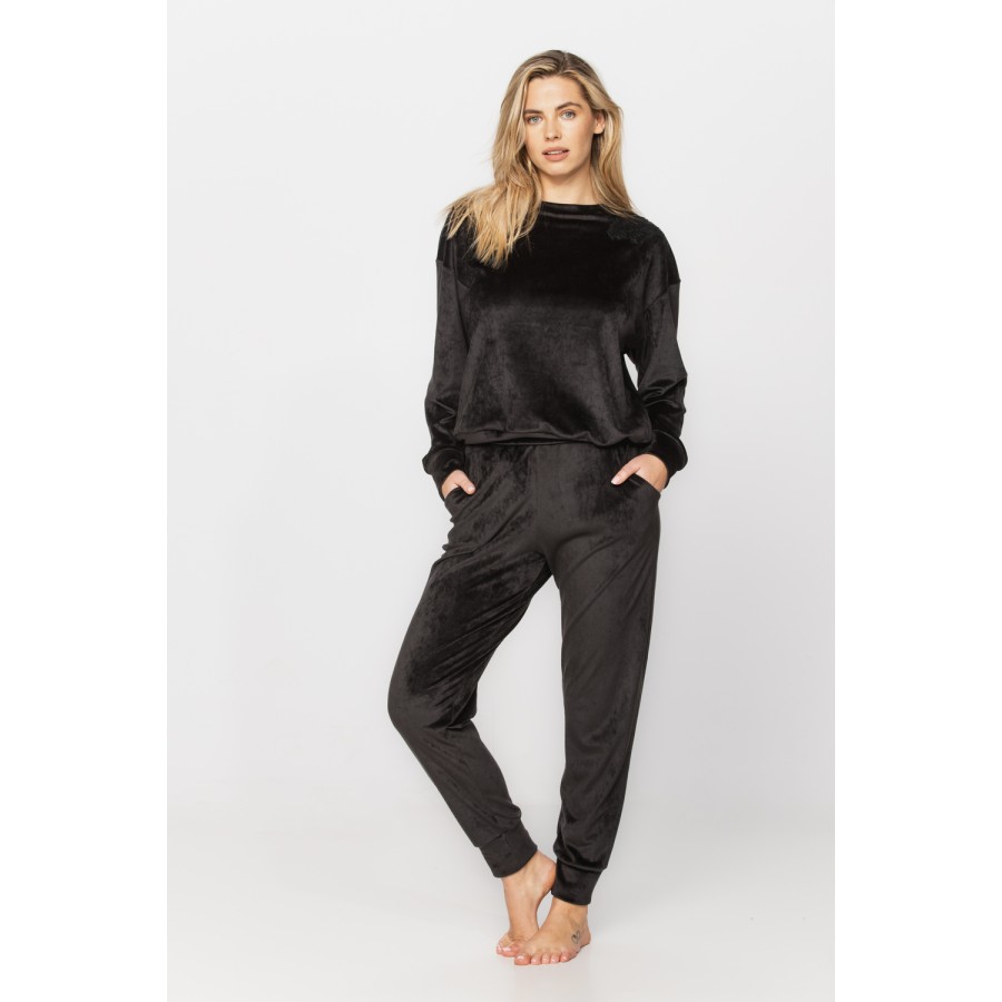 Two-piece loungewear outfit in velvet and lace with sweatshirt and bottoms