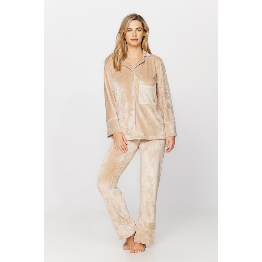 Loungewear outfit/pyjamas in velvet and lace, nightshirt-style top and bottoms